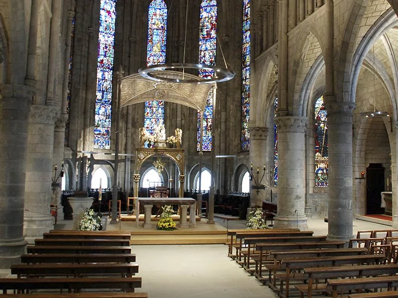 <a href="https://es.wikipedia.org/wiki/Real_Colegiata_de_Santa_Mar%C3%ADa_de_Roncesvalles" title="Colegiata Roncesvalles" class="lkblanco" rell="nofollow" target="_blank">foto wikipedia.org</a>